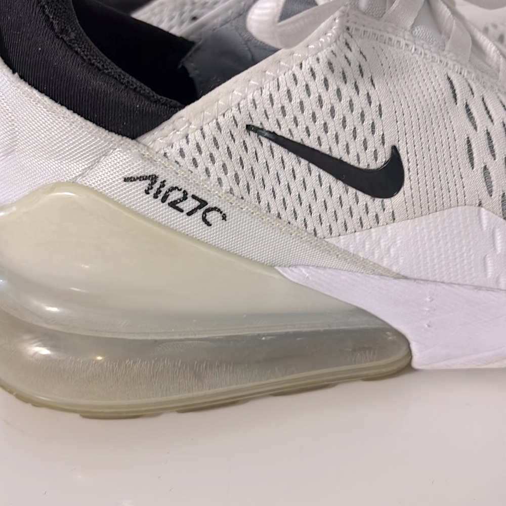 Nike Men’s Air Max 270 White Black Athletic Shoes - Picture 2 of 7